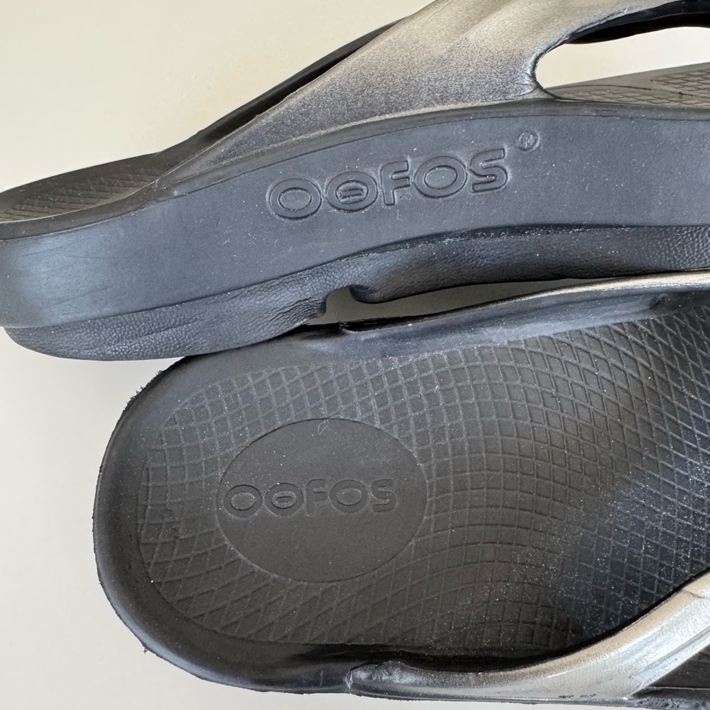 OOFOS Black and Silver Women's Sandals - Picture 4 of 4